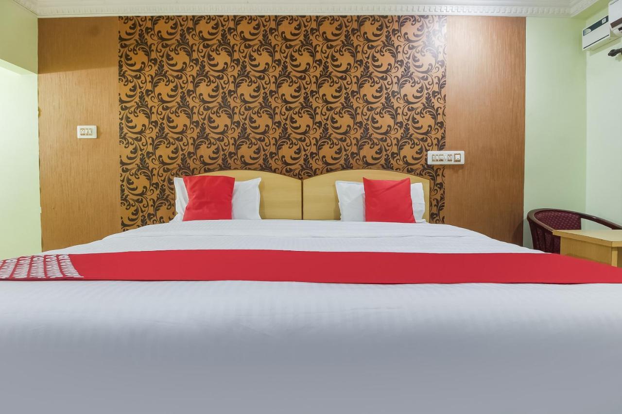 Oyo 70841 Hotel Anjali Residency Velur Kültér fotó