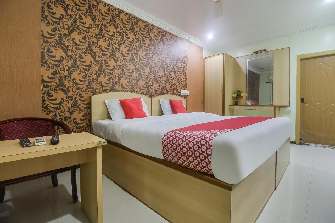 Oyo 70841 Hotel Anjali Residency Velur Kültér fotó