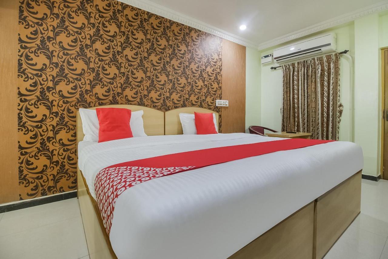Oyo 70841 Hotel Anjali Residency Velur Kültér fotó