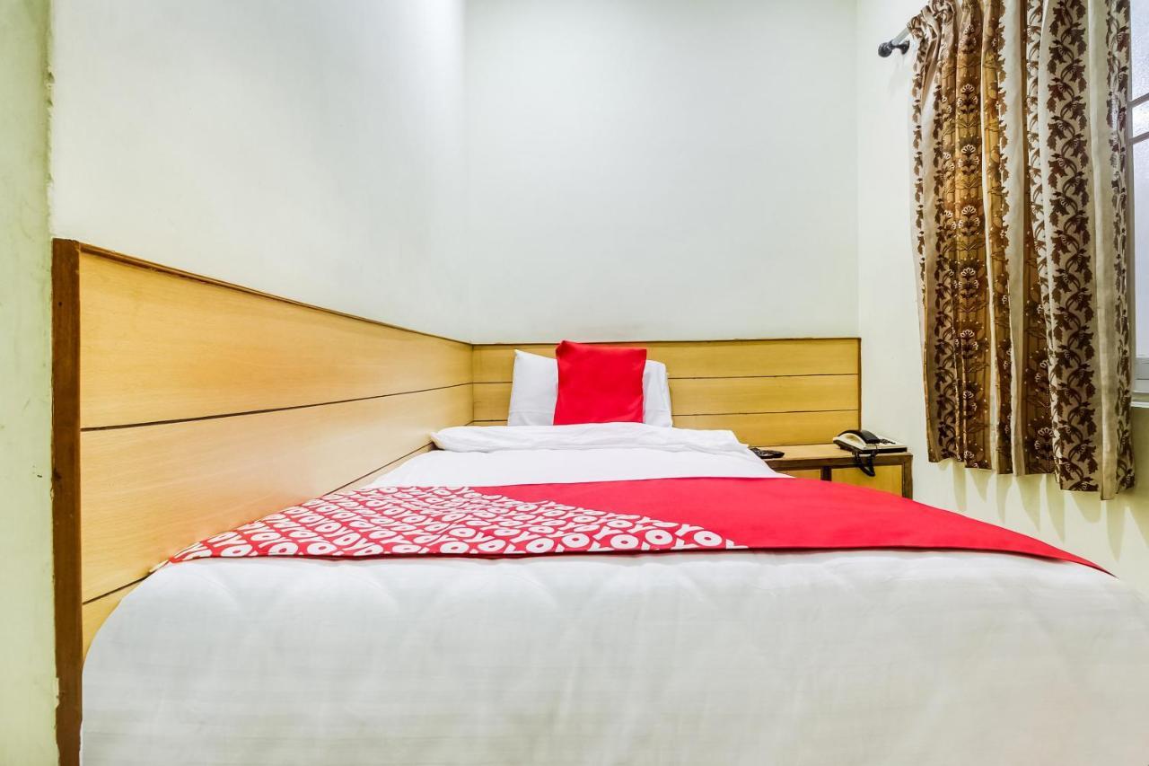 Oyo 70841 Hotel Anjali Residency Velur Kültér fotó