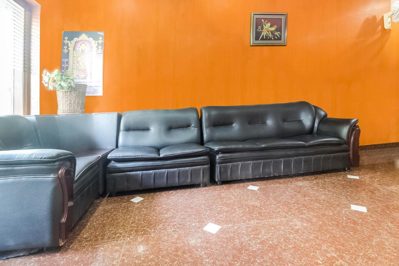 Oyo 70841 Hotel Anjali Residency Velur Kültér fotó