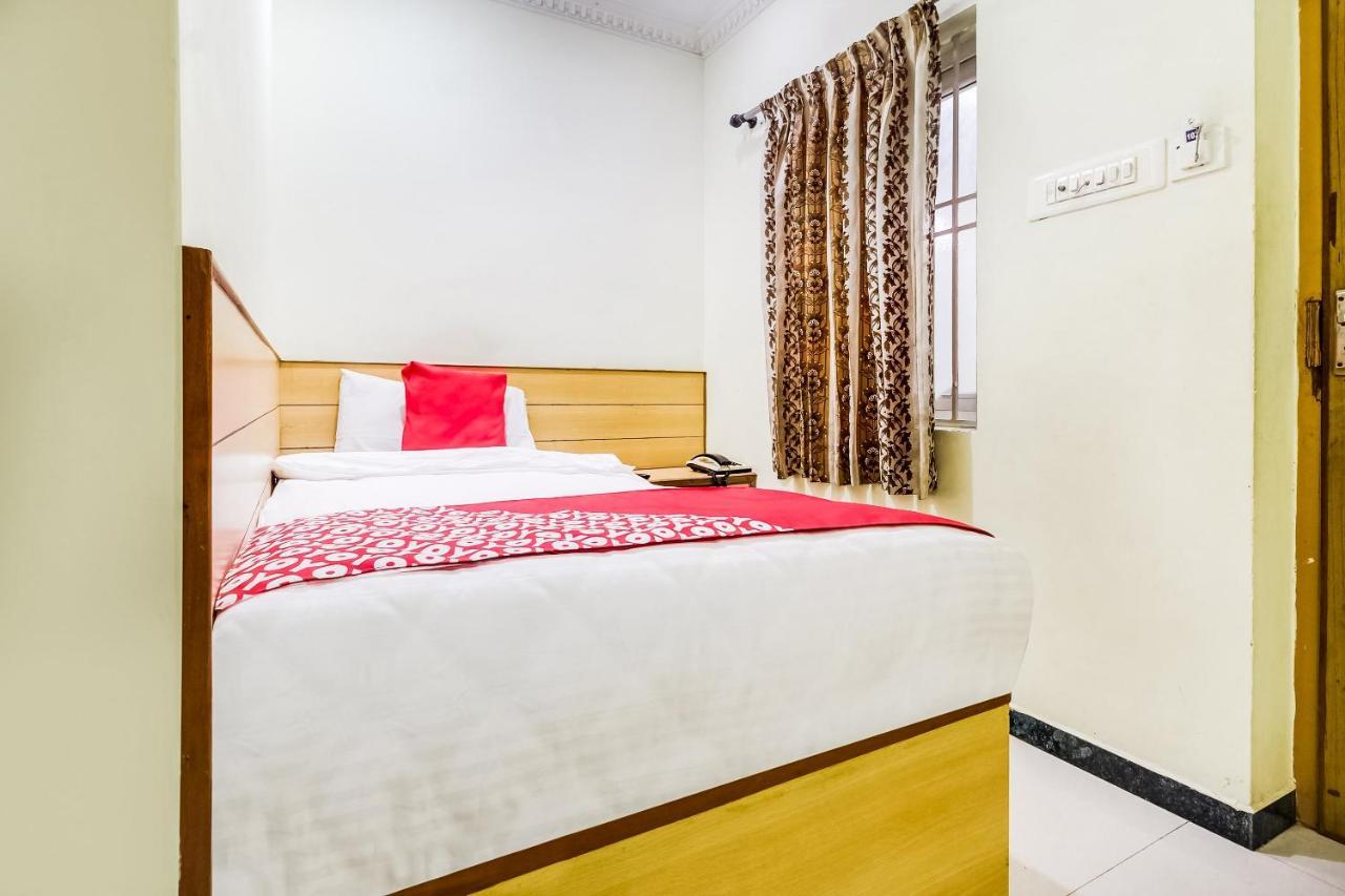Oyo 70841 Hotel Anjali Residency Velur Kültér fotó